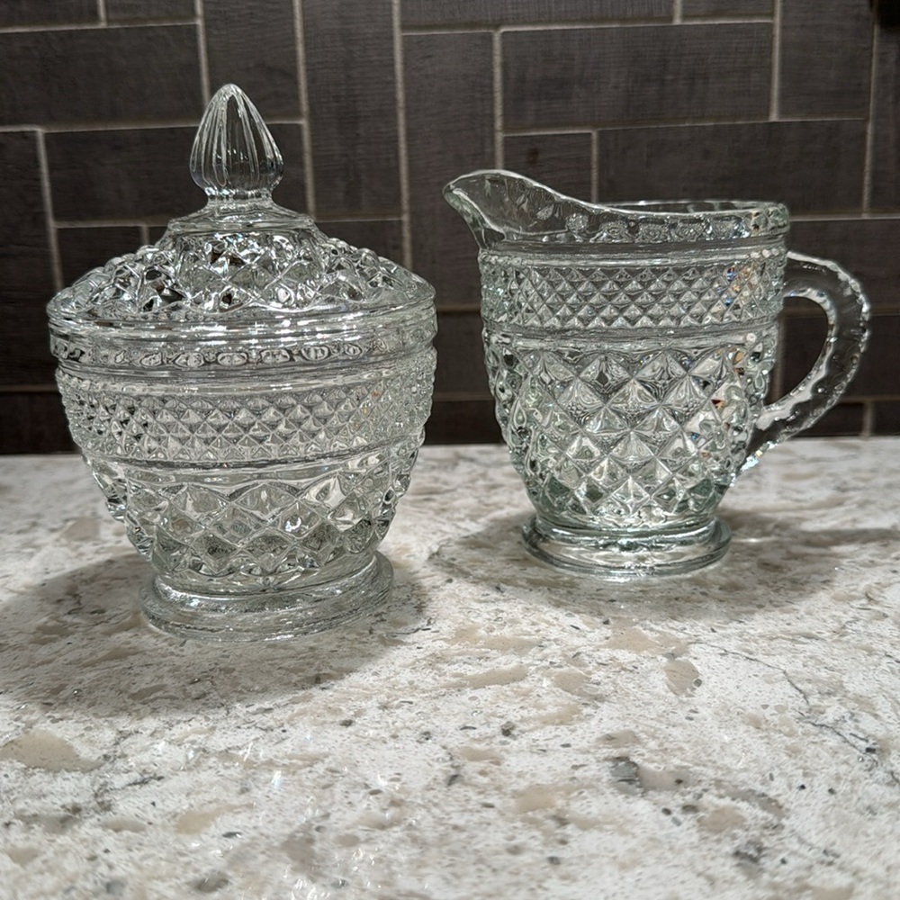 VINTAGE 1960’s~BEAUTIFUL COVERED SUGAR BOWL & CREAMER~
WEXFORD CLEAR PATTERN~G11